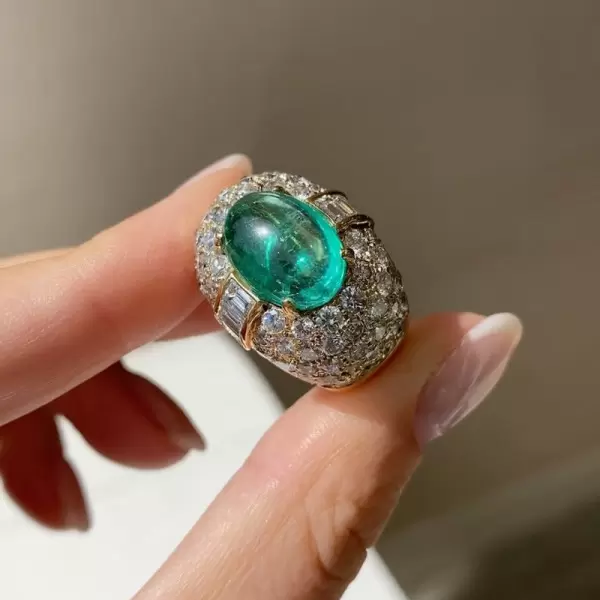 5.8ct Oval-Shaped Cabochon Cut Emerald Cocktail Ring