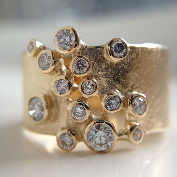 Round Cut White Sapphire Scattered Asymmetric Cigar Band