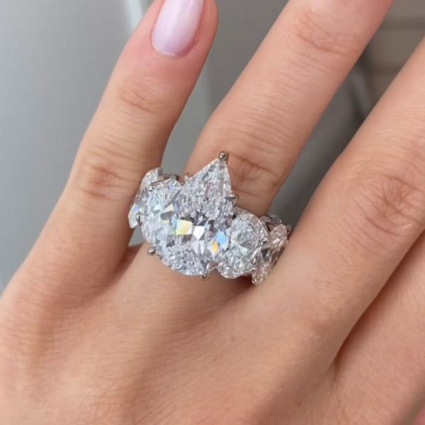 9.5ct Pear Cut Oval Eternity Shank Luxurious Engagement Ring