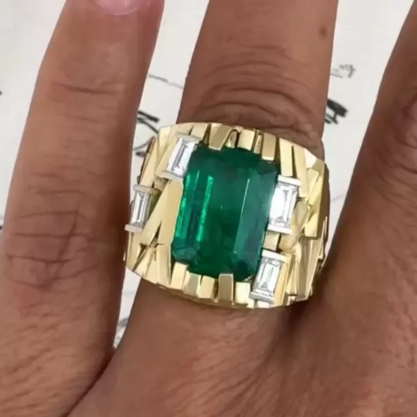 8ct Emerald Cut Emerald Modern Cocktail Ring