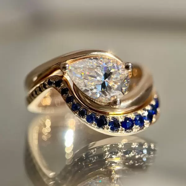 1.5ct Pear Cut Ring With Curved Sapphire Band Wedding Ring Set