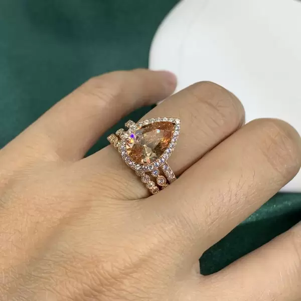 2ct Pear Cut 3pc Bridal Set in Rose Gold
