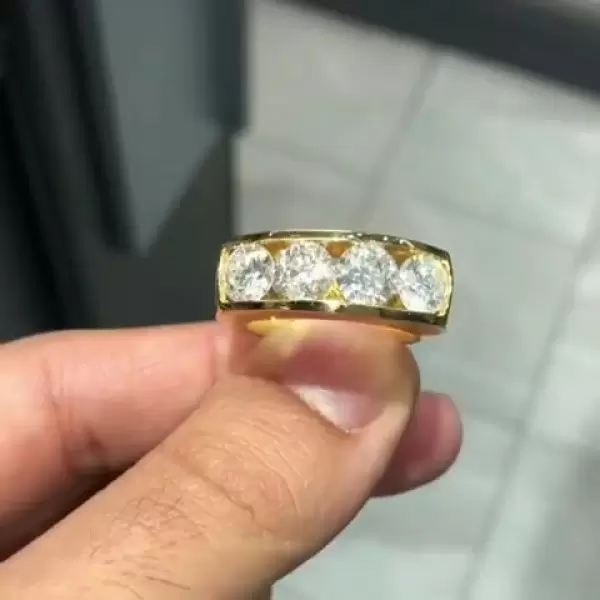 1.08ct Round Cut White Sapphire Wedding Band in Gold