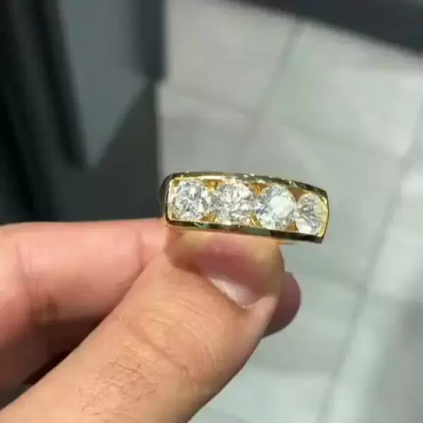 1.08ct Round Cut White Sapphire Wedding Band in Gold