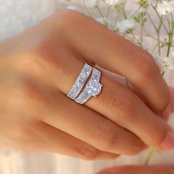 Round Cut White Sapphire 2pcs Bridal Set