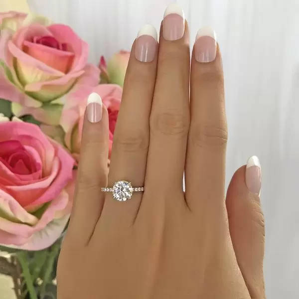 4 Prong Round Cut Engagement Ring