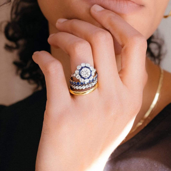 2.2 CT Round Cut Halo Sapphire Engagement Ring