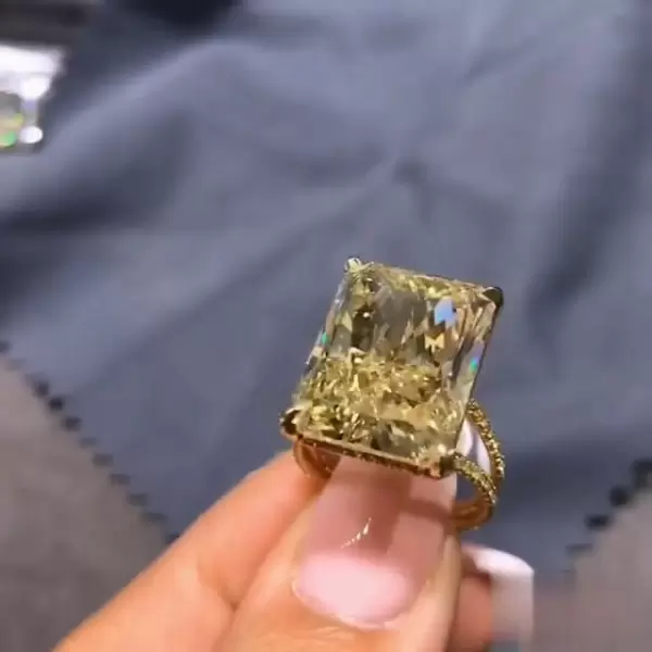 10ct Split Shank Radiant Cut Engagement Ring in Gold