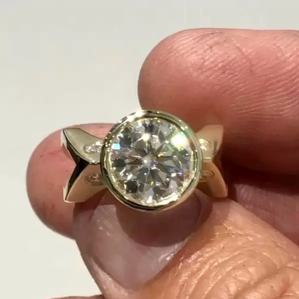 3.8ct Bezel-set Round Cut Modern Men's Engagement Ring