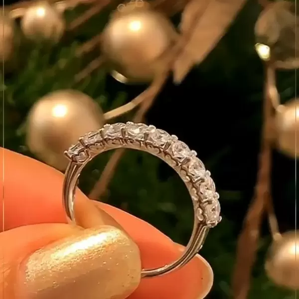 Handmade Round Cut  Women's Wedding Band