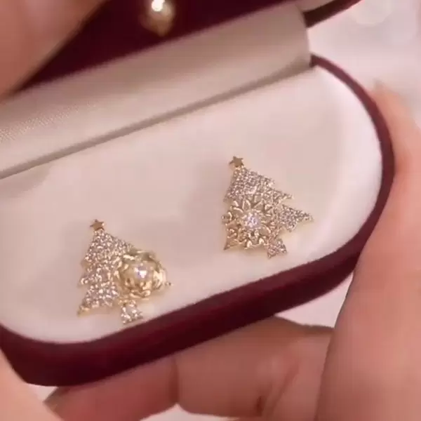 0.85ct White Sapphire Christmas Tree Stud Earrings in Gold