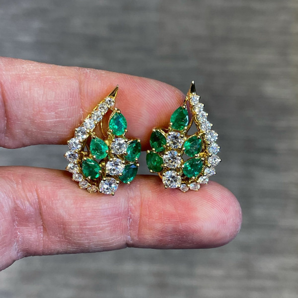 Fashion Colorful Sapphire Pear Shape Earrings in Gold