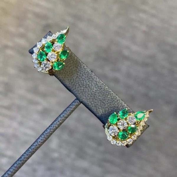 Fashion Colorful Sapphire Pear Shape Earrings in Gold