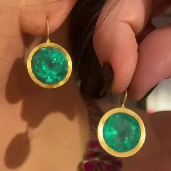 24ctw Round Cut Emerald Stud Earrings in Gold