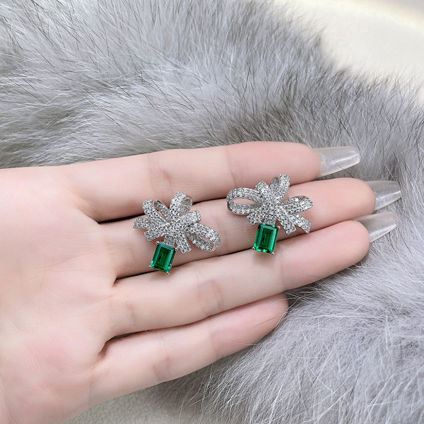 Vintage Bowknot Emerald Stud Earrings