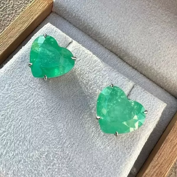 12ctw Heart Cut Emerald Classic Stud Earrings