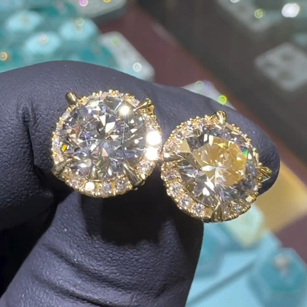 7.5ctw Round Cut Classic Halo Stud Earrings