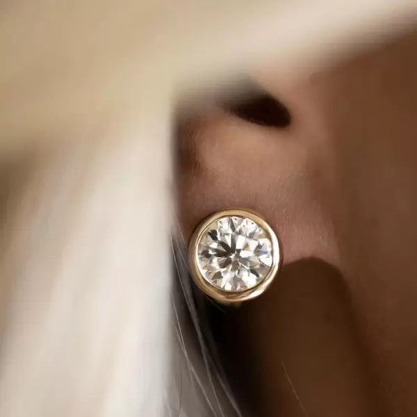 7.6ctw Bezel-set Round Cut Stud Earrings