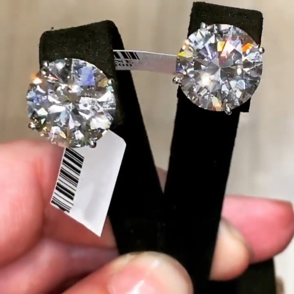 13ctw Round Cut White Sapphire Stud Earrings