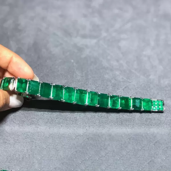 41ctw Emerald Cut Green Sapphire Statement Bracelet