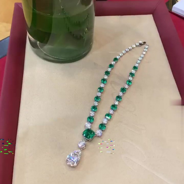 Luxury Emerald Green &White Sapphire Necklace