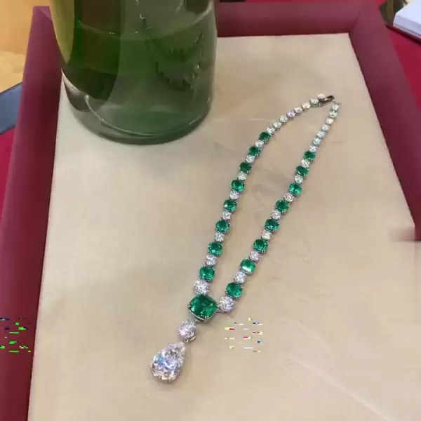 Luxury Emerald Green &White Sapphire Necklace