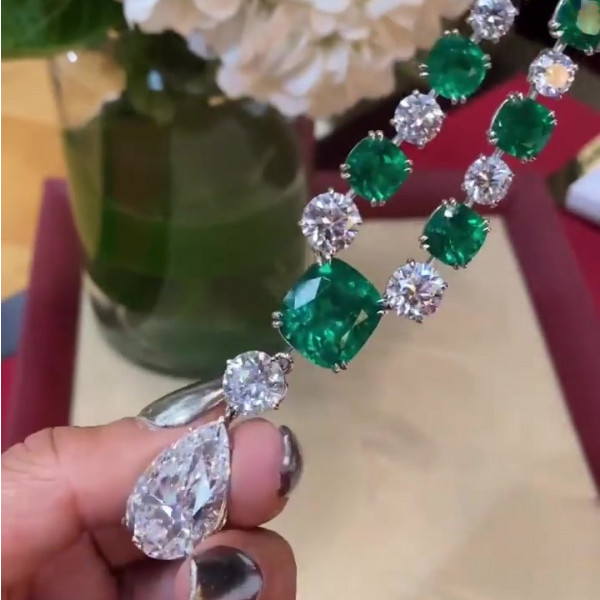 Luxury Emerald Green &White Sapphire Necklace