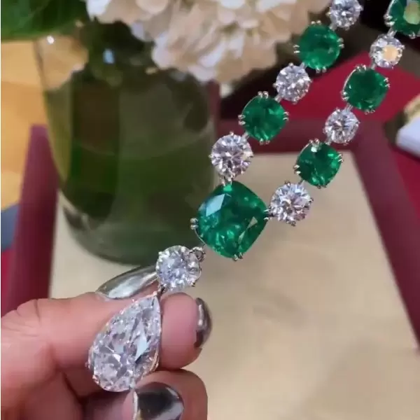 Luxury Emerald Green &White Sapphire Necklace