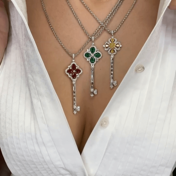 6ctw Pear Cut Emerald Flower Key Pendant Necklace