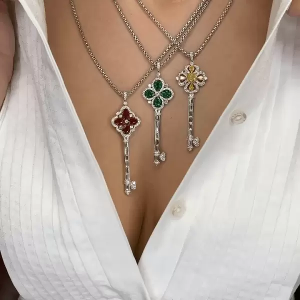 6ctw Pear Cut Emerald Flower Key Pendant Necklace