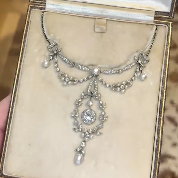 3.5ct Round Cut Vintage Bowknot Garland Necklace