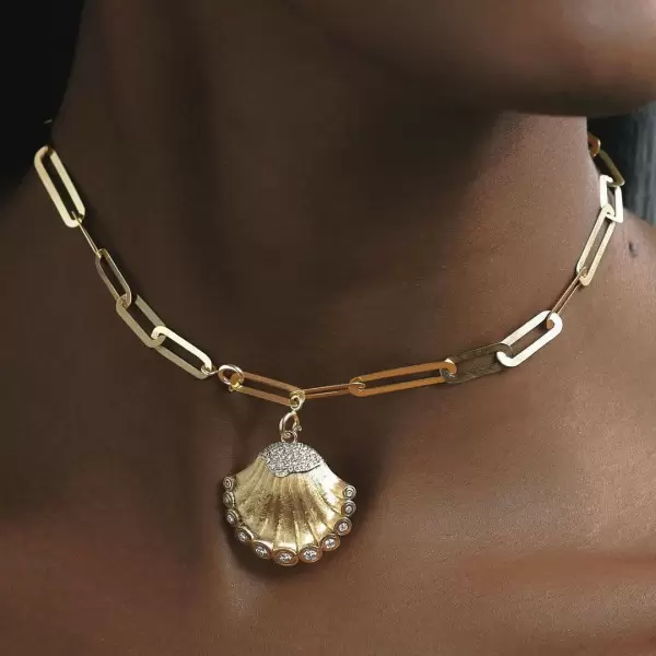 Perperclip Chain Golden Shell Pendant Necklace