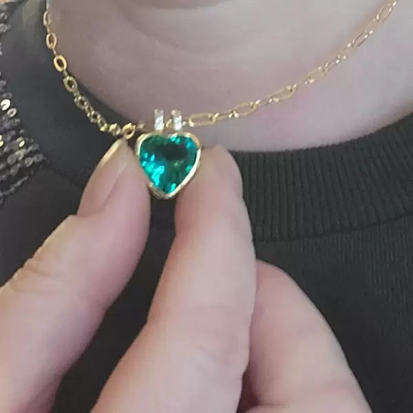 Emerald bezel best sale necklace