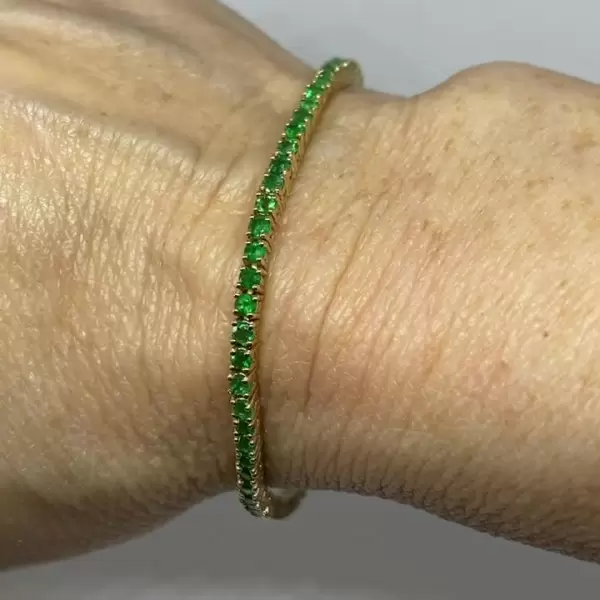 4mm Width Round Cut Emerald Tennis Bracelet in Gold