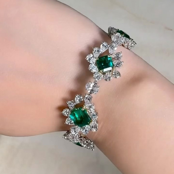 32ctw Princess cut Emerald Two Tone Flower Bracelet