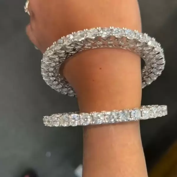 42ctw Round Cut White Sapphire Hollow Vintage Statement Bangle