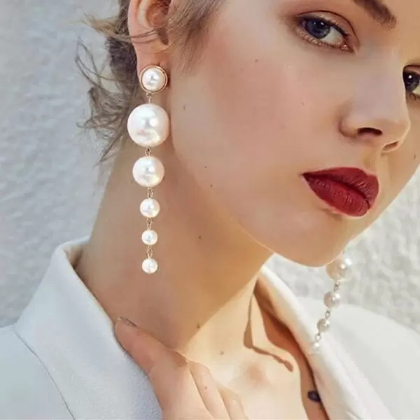 Venetian Pearl Long Eearring