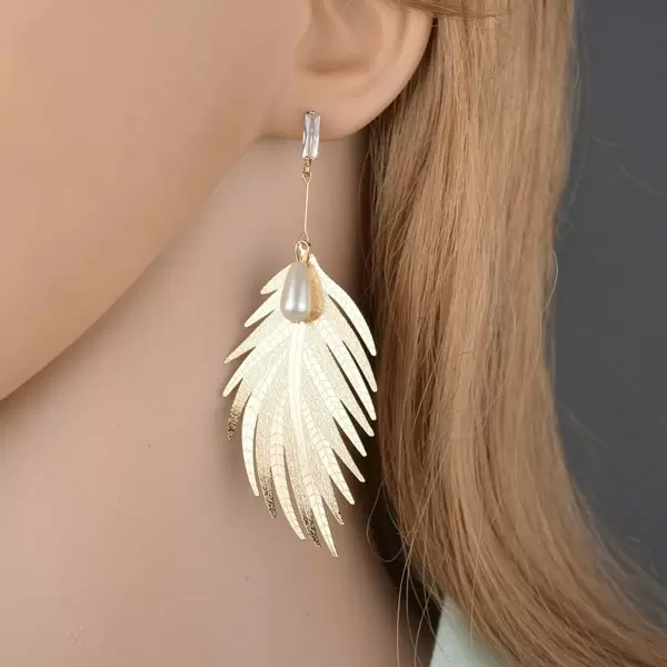 Feather Shape Alloy and Pearl Earring