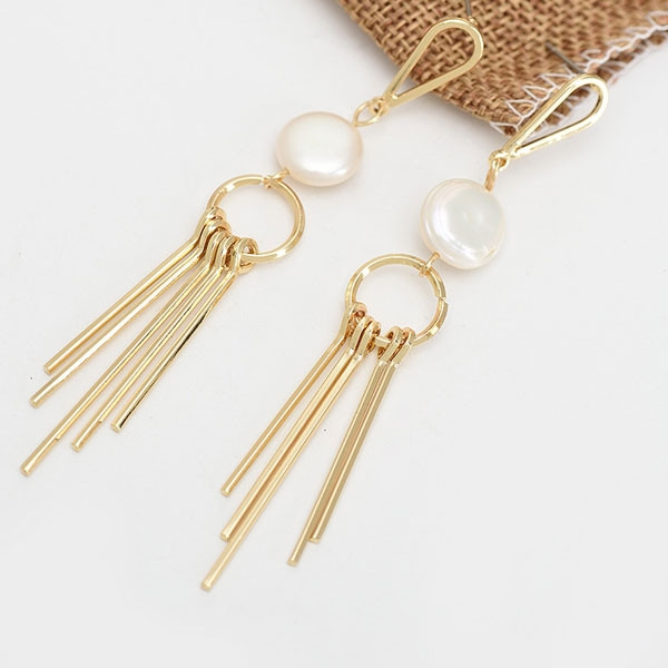 Original Design Irregular Natural Pearl Alloy Earring