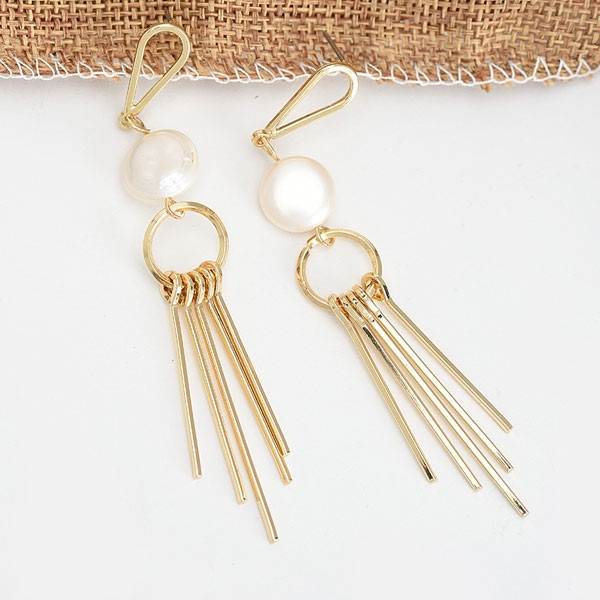Original Design Irregular Natural Pearl Alloy Earring