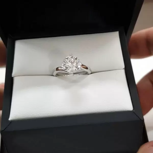 2ct Round Cut White Sapphire Brilliant Engagement Ring