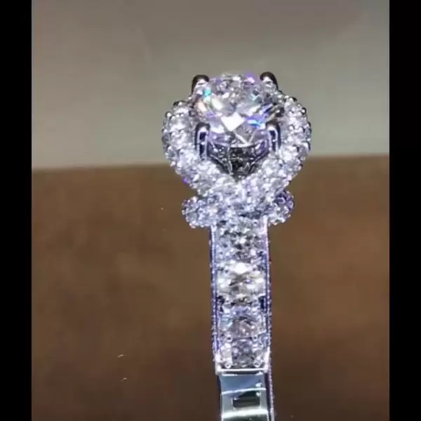 Handmade Stunning 3.0 CT Round Cut Engagement Ring