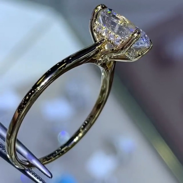 2.5ct Oval Cut White Sapphire Engagement Ring in Gold