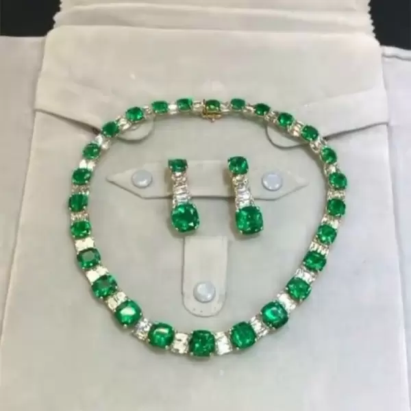 Emerald Jewelry Set