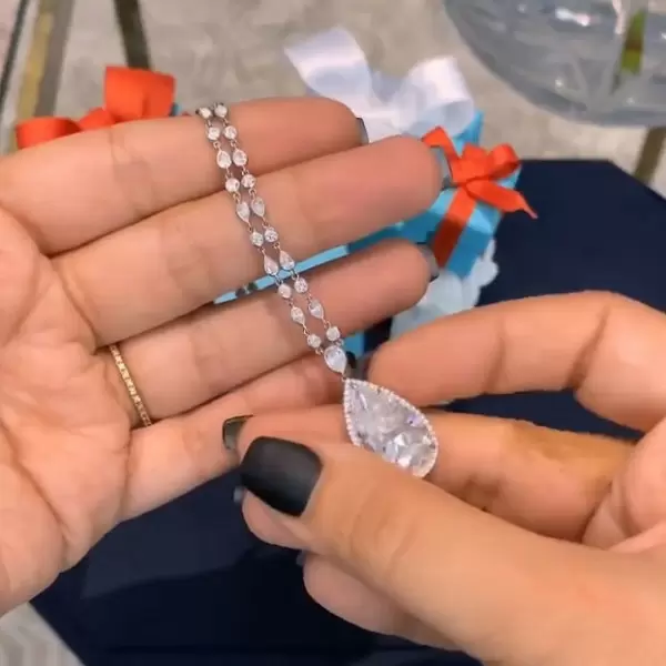 Fashion 4ct Pear Shape Diamond Pendant