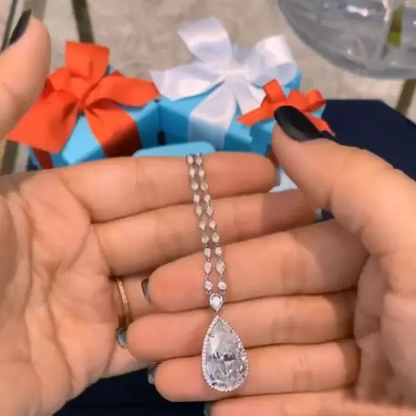 Fashion 4ct Pear Shape Diamond Pendant