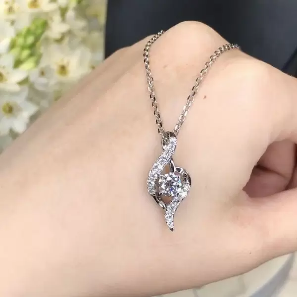 Fashion Twist Halo Diamond Pendant Necklace
