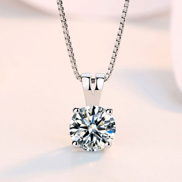 Simple Round Cut White Sapphire Pendant Necklace