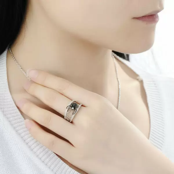 Fashion Black Spider Ring