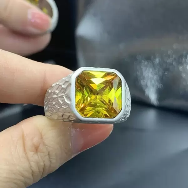 10ct Yellow Sapphire Hammered Finish Cocktail Ring